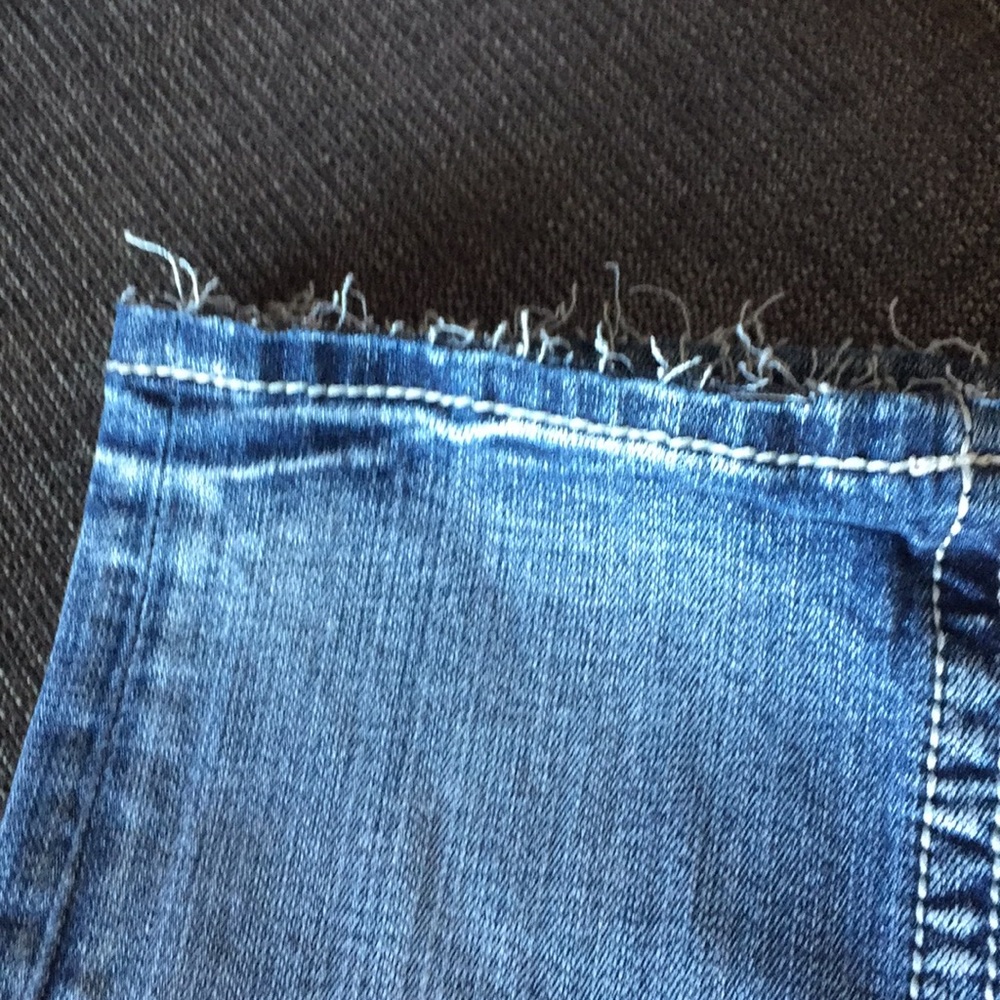 đź§µUpCycled MissMe Capri Jeansđź‘– - Picture 7 of 8